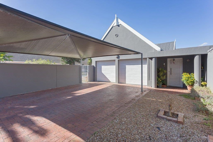 5 Bedroom Property for Sale in West Beach Western Cape